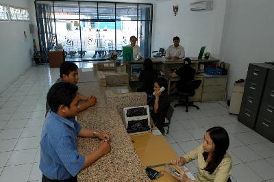 Pelayanan Bank Perkreditan Rakyat di  Bogor, Jawa Barat. Dok. TEMPO/Arie Basuki
