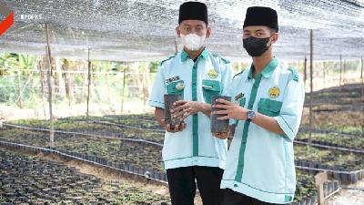 Pembibitan Kelapa Sawit Program Santripreneur UKMK di Provinsi Riau