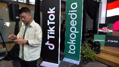 Suasana kantor Tokopedia saat peluncuran kampanye "Beli Lokal" pada Hari Belanja Nasional di Jakarta, 12 Desember 2023. Tempo/Tony Hartawan