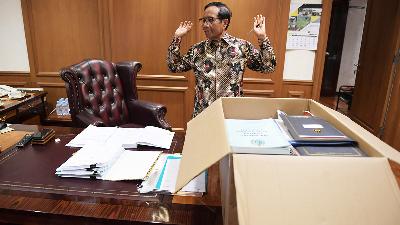 Mahfud Md at his office after announcing his resignation as Coordinating Minister for Political, Legal and Security Affairs, Jakarta, February 2. 
TEMPO/Febri Angga Palguna
