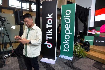 Suasana kantor Tokopedia saat peluncuran kampanye "Beli Lokal" pada Hari Belanja Nasional atau Harbolnas 12.12, 2023 di Jakarta, 12 Desember 2023. Tempo/Tony Hartawan