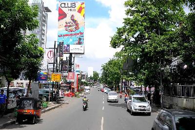 Suasana Jalan Kemang Raya di Jakarta, 2013. Dok. TEMPO/Wisnu Agung Prasetyo