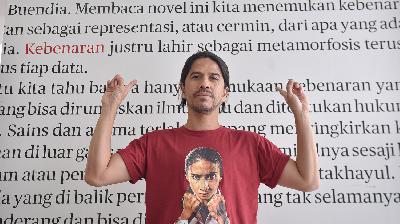 Aktor Ariyo Wahab di gedung Tempo, Palmerah, Jakarta,  22 Februari 2024.  Tempo/M Taufan Rengganis