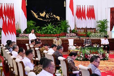 Sidang Kabinet Paripurna (SKP) bersama para jajarannya yang digelar berfokus pada persiapan bulan Ramadan dan Idulfitri serta penyusunan Rencana Kerja Pemerintah (RKP) dan kebijakan fiskal untuk tahun 2025 di Istana Negara, Jakarta, 26 Februari 2024. BPMI Setpres/Muchlis Jr