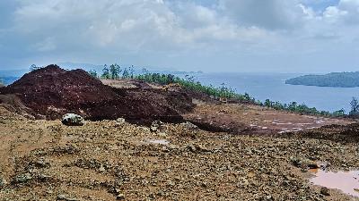 Penambangan ilegal di PT Smart Marsindo, di desa Kapaleo, Pulau Gebe, Halmahera Tengah, 30 November 2023. Tempo/Erwan Hermawan
