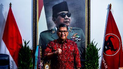 Sekretaris Jenderal PDI Perjuangan Hasto Kristiyanto saat wawancara dengan Tempo di Jakarta, 1 Maret 2024/TEMPO/Tony Hartawan