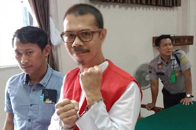 Aktivis lingkungan Daniel Frits Maurits Tangkilisan saat mengikuti sidang di Pengadilan Negeri Jepara, Jawa Tengah, 1 Februari 2024. Dok. KAWALI
