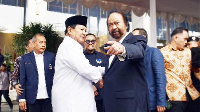 Presiden terpilih periode 2024-2029 Prabowo Subianto bersama Ketua Umum Partai NasDem Surya Paloh di NasDem Tower, Jakarta, 22 Maret 2024. Tempo/M Taufan Rengganis