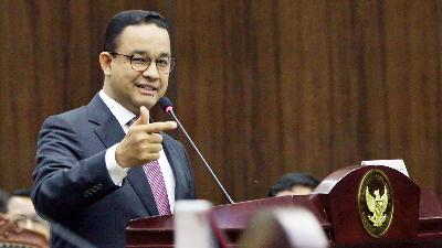 Capres nomor urut 1, Anies Baswedan menyampaikan pandangan saat mengikuti Sidang Perselisihan Hasil Pemilihan Umum (PHPU) di Gedung Mahkamah Kontitusi, Jakarta, 27 Maret 2024. Tempo/Subekti