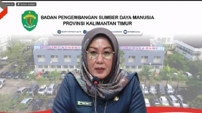 Kepala Badan Pengembangan Sumber Daya Manusia (BPSDM) Kalimantan Timur Nina Dewi pada Webinar Nasional dengan tema "Sinergi IKN dengan Daerah Mitra dalam Menyongsong Pemindahan Penyelenggaraan Pemerintahan" digelar secara virtual, Kamis 28 Maret 2024.