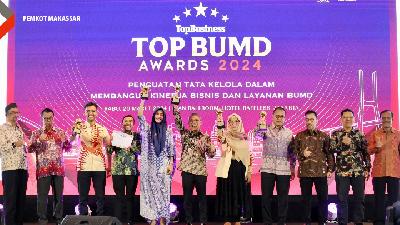 Pemkot Makassar berhasil meraih lima penghargaan sekaligus pada Top BUMD Award 2024, di Dian Ballroom Hotel Reffles Jakarta, Rabu, 20 Maret 2024.