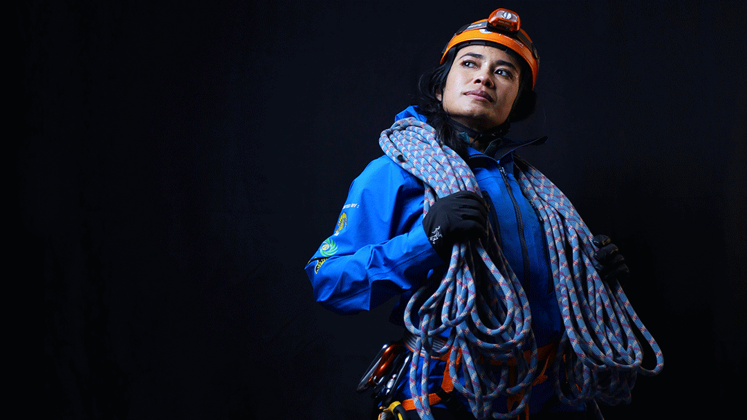 Pendaki Diansyah Putri Handayani saat sesi foto di Tanjung Barat, Jakarta Selatan, 24 Januari 2024/Tempo/Bintari Rahmanita