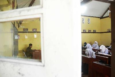 Kegiatan belajar mengajar di Bandung, Jawa Barat. TEMPO/Prima Mulia