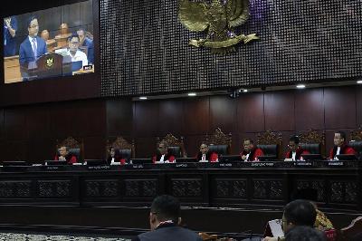 Para hakim Sidang Perselisihan Hasil Pemilihan Umum (PHPU) atau sengketa Pemilu 2024 di Gedung Mahkamah Kontitusi, Jakarta, 27 Maret 2024.  TEMPO/Subekti.