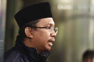Bupati Sidoarjo, Ahmad Muhdlor Ali, memenuhi panggilan penyidik untuk menjalani pemeriksaan di gedung Komisi Pemberantasan Korupsi, Jakarta, 16 Februari 2024. TEMPO/Imam Sukamto