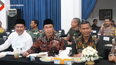 Sekretaris Daerah (Sekda) Kabupaten Sukabumi Ade Suryaman mengikuti rapat koordinasi ketahanan pangan dan produktivitas pertanian di Jawa Barat, di Gedung Sate, Bandung, Kamis, 18 April 2024.