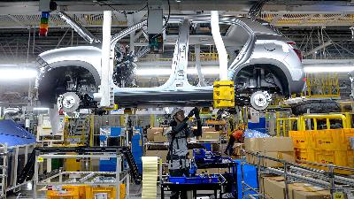 The assembly line at Hyundai Motor Manufacturing Indonesia, Sukamukti, Bekasi Regency, West Java, July 2023.
TEMPO/Tony Hartawan
