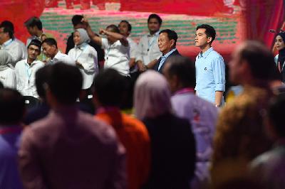 Prabowo Subianto dan Gibran Rakabuming Raka saat debat Cawapres ke 4 di JCC, Senayan, Jakarta, 21 Januari 2024. TEMPO/ Febri Angga Palguna