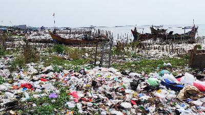 Plastic waste in the Thousand Islands, Jakarta.
Muhammad Reza Cordova Doc.
