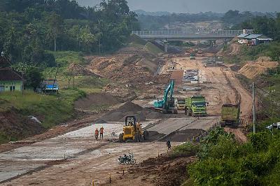 Pembangunan Jalan Tol Serang-Panimbang seksi II. Antara/Muhammad Bagus Khoirunas