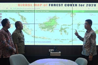 Rapat Kementerian Lingkungan Hidup dan Kehutanan (KLHK) membahas kesiapan Indonesia menghadapi Regulasi Deforestasi Uni Eropa (EUDR) di Jakarta, 16 April 2024. ANTARA/Hafidz Mubarak A