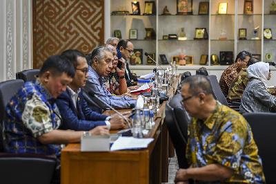 Sejumlah anggota Badan Legislasi (Baleg) DPR mengikuti rapat pleno untuk mengambil keputusan atas hasil sejumlah penyusunan Rancangan Undang-Undang di kompleks Parlemen, Jakarta, 16 Mei 2024. ANTARA/Galih Pradipta
