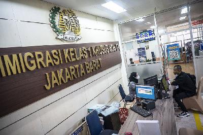 Pelayanan imigrasi di Kantor Imigrasi Kelas 1 Khusus Non TPI Jakarta Barat telah pulih pascagangguan pada Pusat Data Nasional (PDN) di Jakarta, 24 Juni 2024. ANTARA/Aprillio Akbar