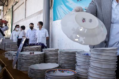 Produk keramik dan tableware ilegal  asal China di Surabaya, Jawa Timur, 20 Juni 2024. ANTARA/Rizal Hanafi