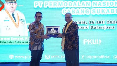 Bupati Sukabumi H. Marwan Hamami membuka kegiatan pengembangan kapasitas usaha (PKU) akbar 2024 di Grand Sulanjana, Kamis, 18 Juli 2024. 