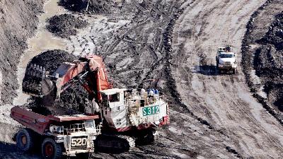 Kaltim Prima Coal’s mining area in East Kutai, East Kalimantan.
TEMPO/Lourentius EP
