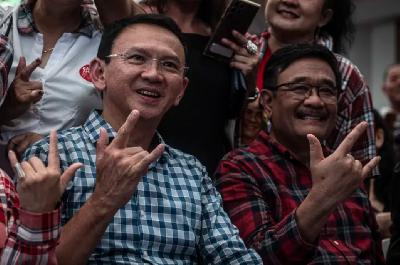 Dua politikus PDI Perjuangan Basuki Tjahaja Purnama alias Ahok dan Djarot Saiful Hidayat di Rumah Aspirasi Relawan Ganjar-Mahfud, Jakarta, 4 Februari 2024. ANTARA/Aprillio Akbar