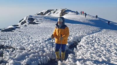 Lima meter menuju puncak Uhuru, Gunung Kilimanjaro, Tanzania, Juni 2024. Dok. Pribadi