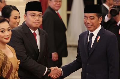 Politikus Partai Gerindra Angga Raka Prabowo saat dilantik menjadi Wakil Menteri Komunikasi dan Informatika oleh Presiden Joko Widodo di Istana Negara, Jakarta, Senin 19 Agustus 2024. TEMPO/Subekti.