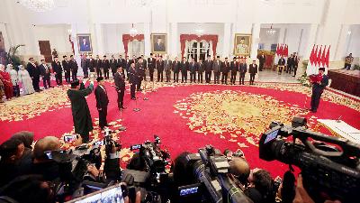 Presiden Joko Widodo melantik sejumlah Menteri Kebinet Indonesia Maju, di Istana Negara, Jakarta, 19 Agustus 2024. Tempo/Subekti