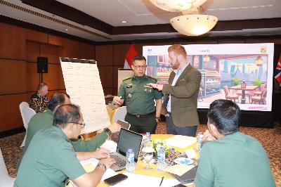 Kedutaan Besar Inggris bersama Pusat Sandi dan Siber TNI Angkatan Darat (Pussansiad) menyelenggarakan kegiatan Army Cyber Commander Training Course pada Program Indo-Pasifik untuk Keamanan Siber (Indo-Pasific Cyber Programme-IPCP) di Jakarta, 13 November 2023. tniad.mil.id