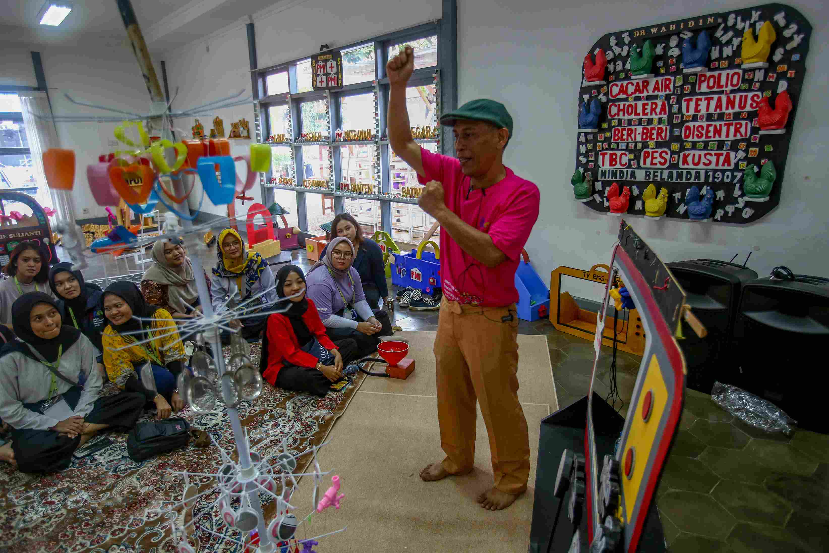 Ekspresi menumbuhkan kembali identitas-identitas manusia. Negara perlu lebih serius lagi dalam menghargai ekspresi.
