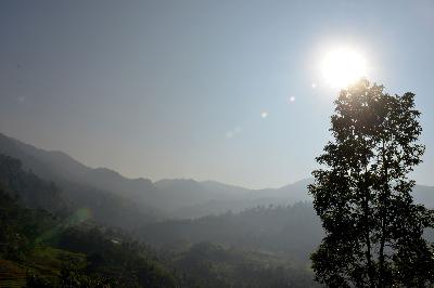 Suasana pagi hari kawasan di kecamatan Naringgul, kabupaten Cianjur, Jawa Barat, 5 Oktober 2023. TEMPO/ Febri Angga Palguna