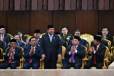 Menteri Pertahanan yang juga Presiden Terpilih Prabowo Subianto bersama sejumlah menteri saat  Sidang Tahunan MPR dan Sidang Bersama DPR - DPD Tahun 2024 di Gedung Nusantara, kompleks Parlemen, Senayan, Jakarta, 16 Agustus 2024. ANTARA/Aditya Pradana Putra