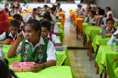 Program Sekolah Lapang Kearifan Lokal di Alor, makan siang gratis berbasis diversitas sistem pangan lokal