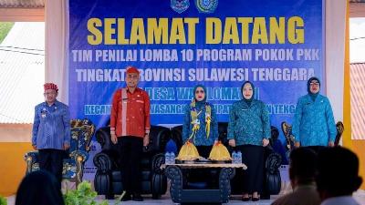 Pj Bupati Buton Tengah, Kostantinus Bukide menghadiri kegiatan penilaian lomba  gerakan PKK Tingkat Provinsi Sulawesi Sultra, di Desa Wasilomata I, Kecamatan Mawasangka, Kamis, 26 September 2024.