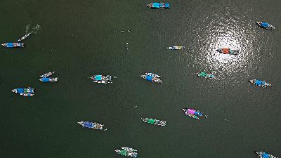 Fishing boats docked around the Sodoha fish auction place (TPI) in Kendari, Southeast Sulawesi, September 15, 2024.
ANTARA/Andry Denisah
