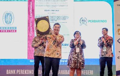 Direktur Jenderal Kependudukan dan Pencatatan Sipil, Kementerian Dalam Negeri, Teguh Setyabudi membuka Rakornas Perhimpunan Bank Perkreditan Rakyat Indonesia di Jakarta, Rabu, 6 Maret 2024. Dok. Kemendagri