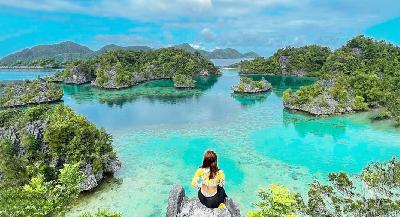 Pulau Labengki salah satu destinasi wisata di Sulawesi Tenggara dengan keindahan gugusan pulau kecil serta memiliki teluk kecil yang disebut Teluk Cinta berbentuk lambang hati. Dok. Dinas Pariwisata Kabupaten Konawe Utara