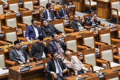 Rapat Paripurna DPR Ke-8 Masa Persidangan I Tahun Sidang 2024-2025, dengan hasil menyetujui 41 RUU Program Legislasi Nasional (Prolegnas) Prioritas tahun 2025 dan 176 RUU Prolegnas jangka menengah 2025-2029 di kompleks Parlemen, Senayan, Jakarta, 19 November 2024. ANTARA/Galih Pradipta