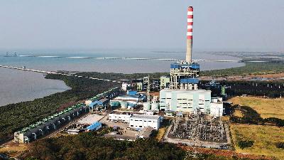 An aerial view shows a Cirebon-1 coal power plant in Cirebon, West Java province, Indonesia, September 2, 2024. REUTERS/Ajeng Dinar Ulfiana