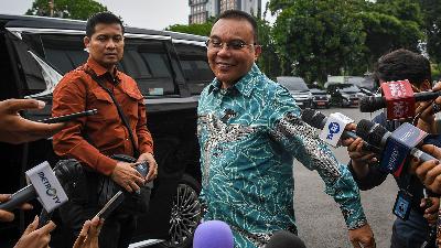 Deputy Speaker of the House of Representatives Sufmi Dasco Ahmad at the Presidential Palace complex, Jakarta, February 4, 2025. Antara/Galih Pradipta