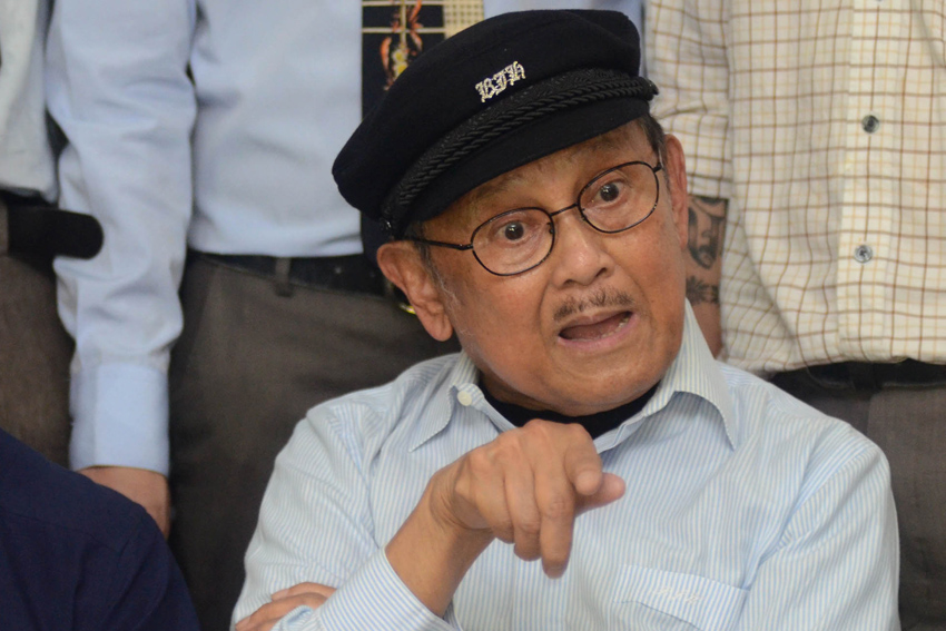 Sisi Seni B.J. Habibie yang Tak Banyak Diberitakan