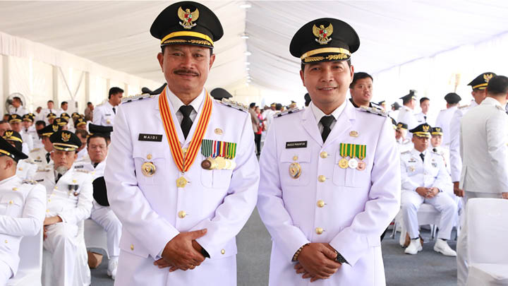 Wali Kota dan Wakil Wali Kota Madiun, Maidi (kiri) dan F. Bagus Panuntun berfoto bersama setelah acara pelantikan kepala daerah di Istana Kepresidenan, Jakarta, Kamis, 20 Februari 2025. DOK ISTIMEWA