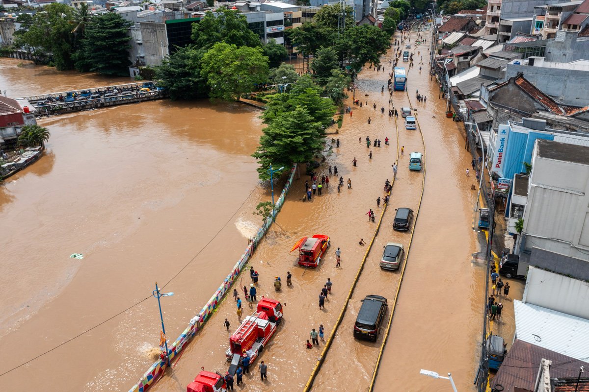 Mengapa Kita Gagap Menghadapi Banjir