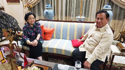 President Prabowo Subianto meets with Megawati Soekarnoputri on Jalan Teuku Umar, Jakarta, April 7, 2025. Dok. Partai Gerindra